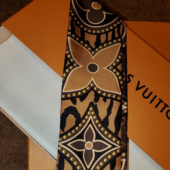 Louis Vuitton Accessories - Louis Vuitton Bandeau New Never Used